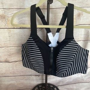NWT Victoria secret knockout sports bra 38D